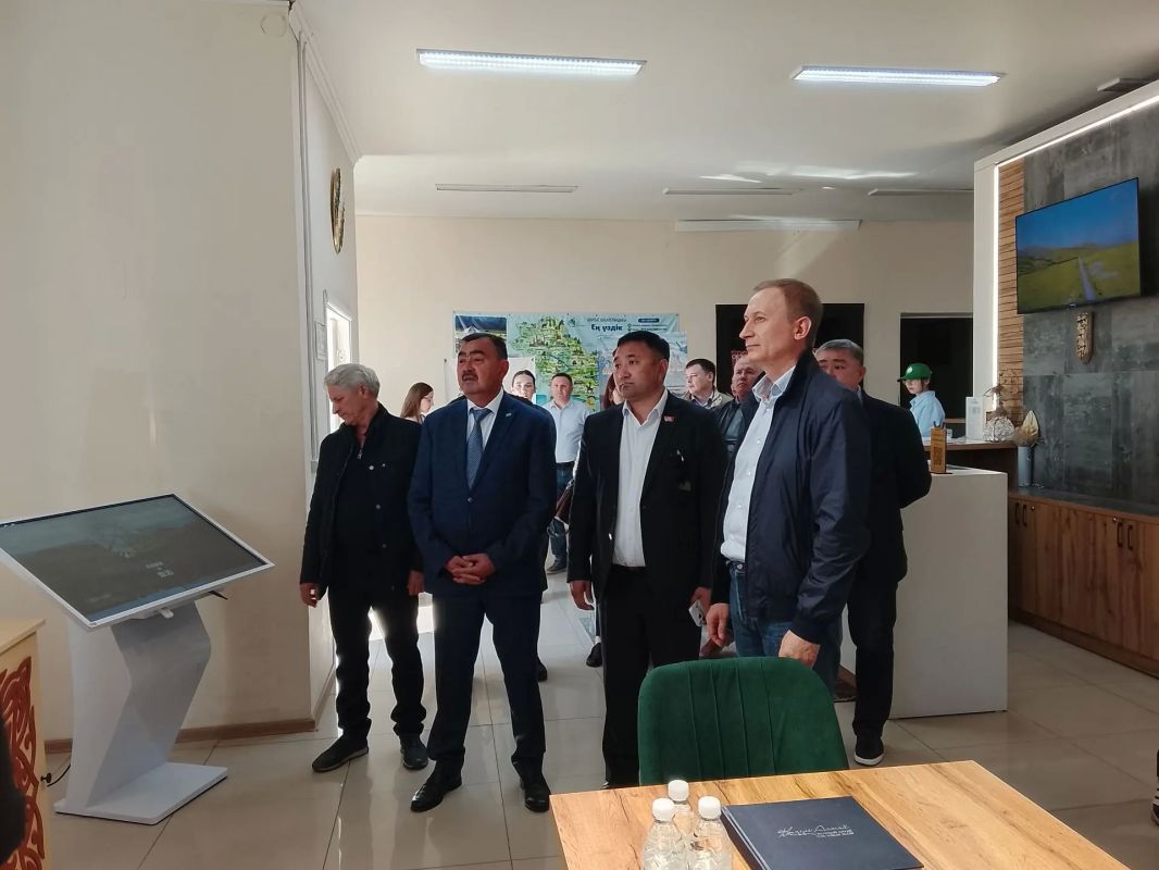Заместитель Председателя Правительства Алтайского края, министр экономического развития Алтайского края Евгений Дешевых: «Площадка Международного координационного совета «Наш общий дом – Алтай» является эффективной формой... Заместитель Председателя Правительства Алтайского края, министр экономического развития Алтайского края Евгений Дешевых: «Площадка Международного координационного совета «Наш общий дом – Алтай» является эффективной формой...