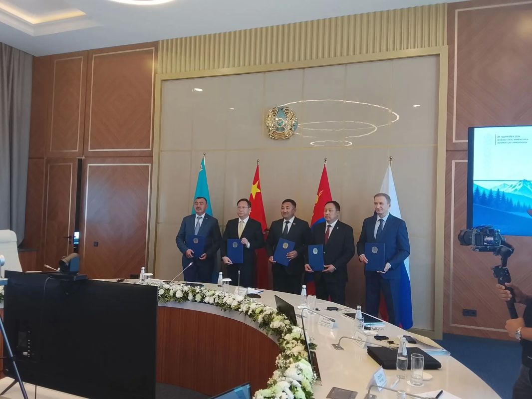 Заместитель Председателя Правительства Алтайского края, министр экономического развития Алтайского края Евгений Дешевых: «Площадка Международного координационного совета «Наш общий дом – Алтай» является эффективной формой...