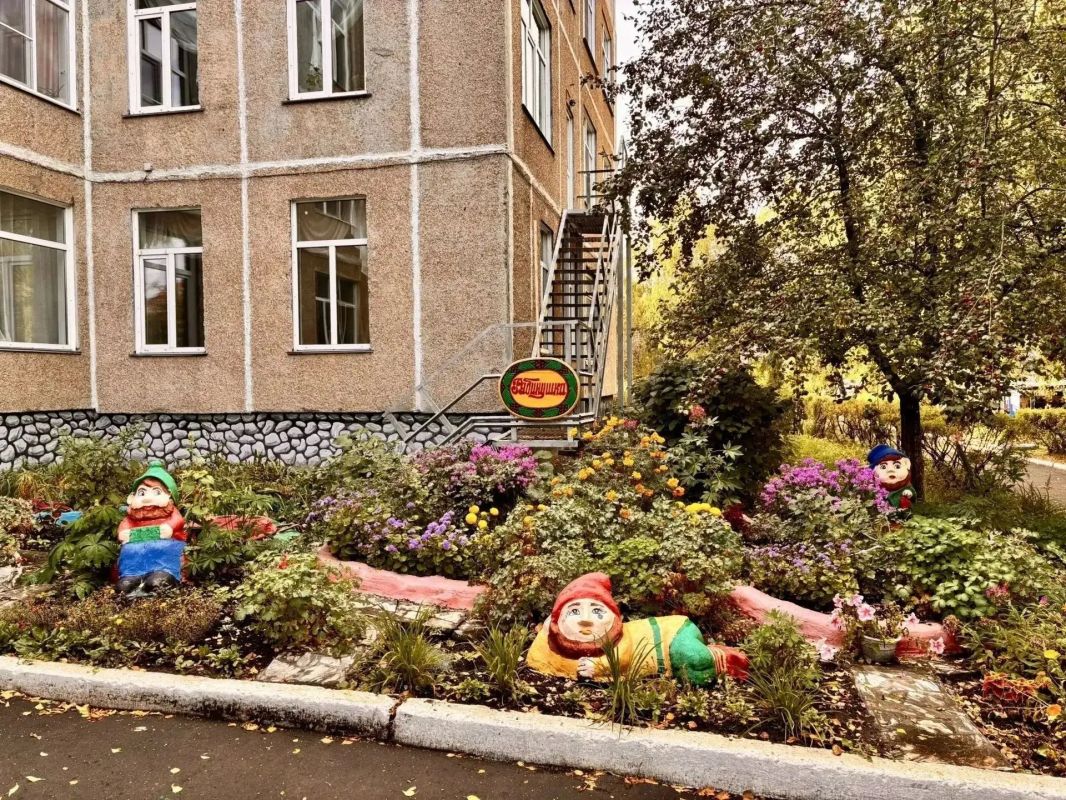 Осенняя сказка «Рябинушки» Осенняя сказка «Рябинушки»