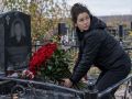 В Алтайском крае женщина украла с могилы 96 роз ради фотосессии