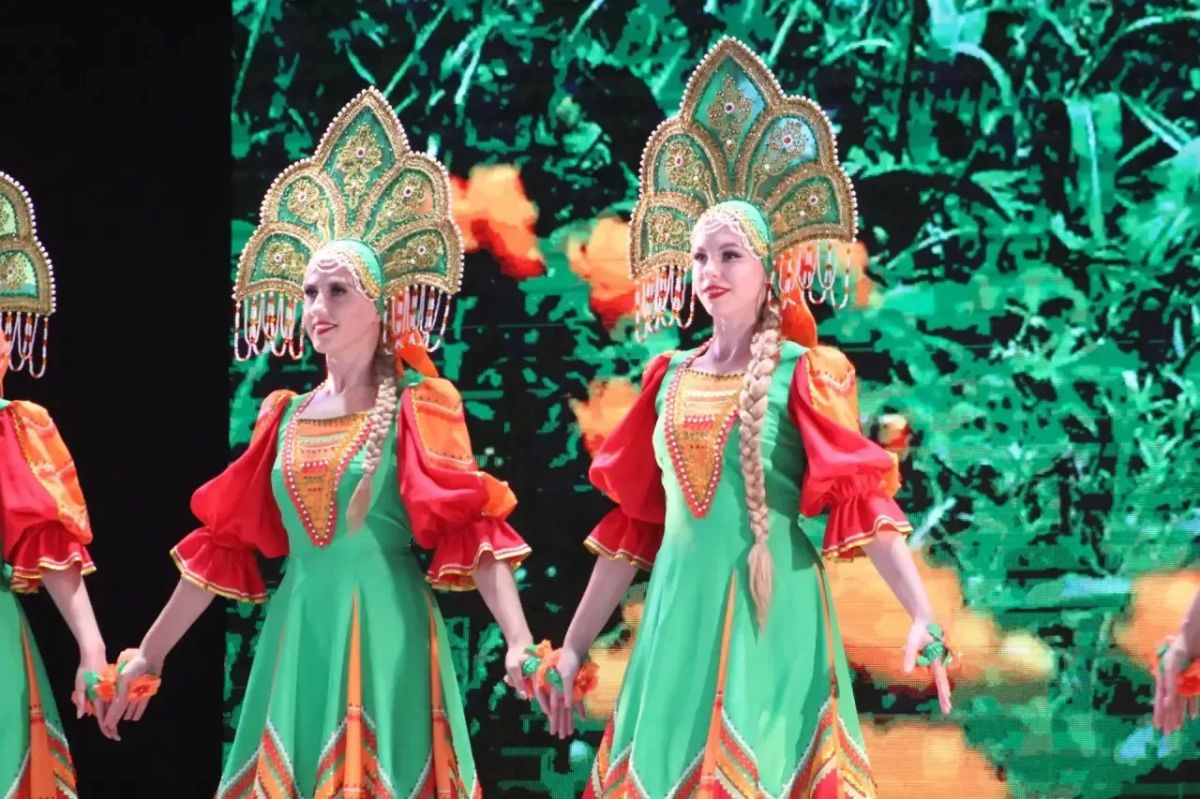 Лучшим педагогам Барнаула вручили награды в канун Дня учителя Лучшим педагогам Барнаула вручили награды в канун Дня учителя