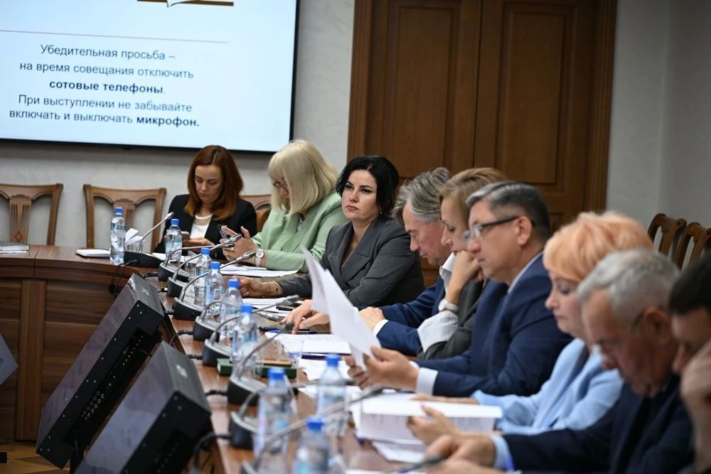 Оргкомитет по подготовке первой сессии 9-го созыва АКЗС предложил кандидатуры на должности спикера краевого парламента, председателей комитетов и их заместителей Оргкомитет по подготовке первой сессии 9-го созыва АКЗС предложил кандидатуры на должности спикера краевого парламента, председателей комитетов и их заместителей