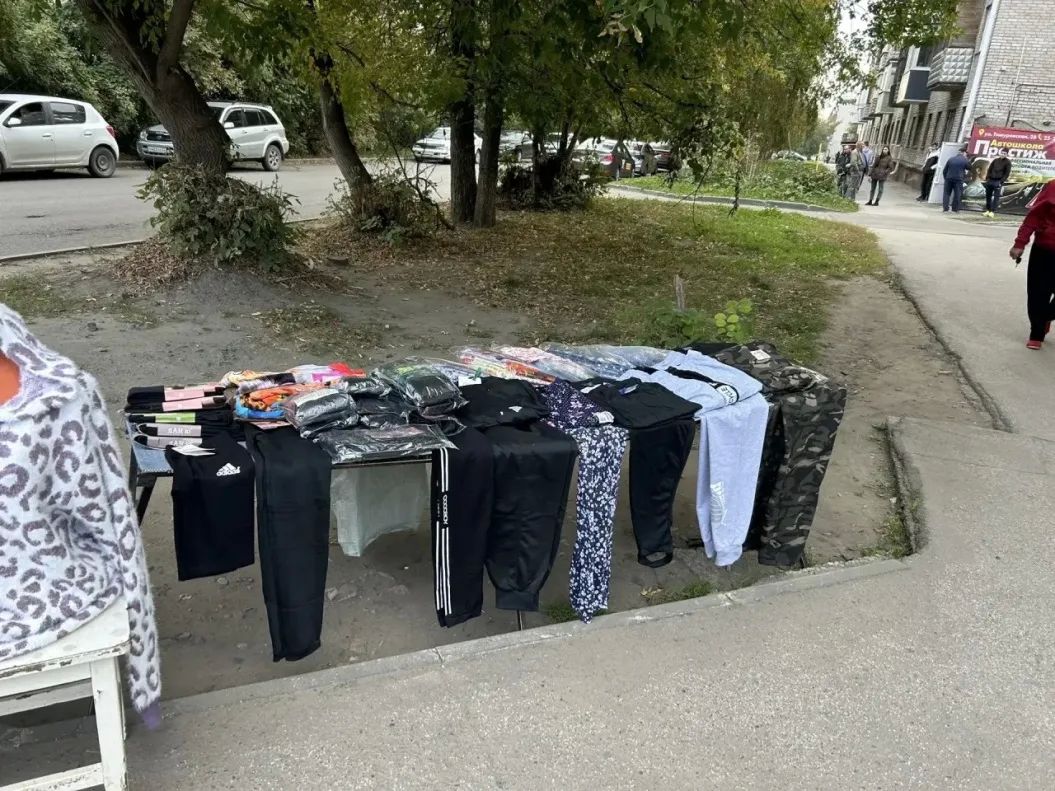 В Октябрьском районе Барнаула усилили рейды против незаконной торговли