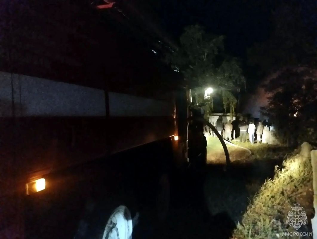 На пожаре в Бурле спасли двух человек На пожаре в Бурле спасли двух человек