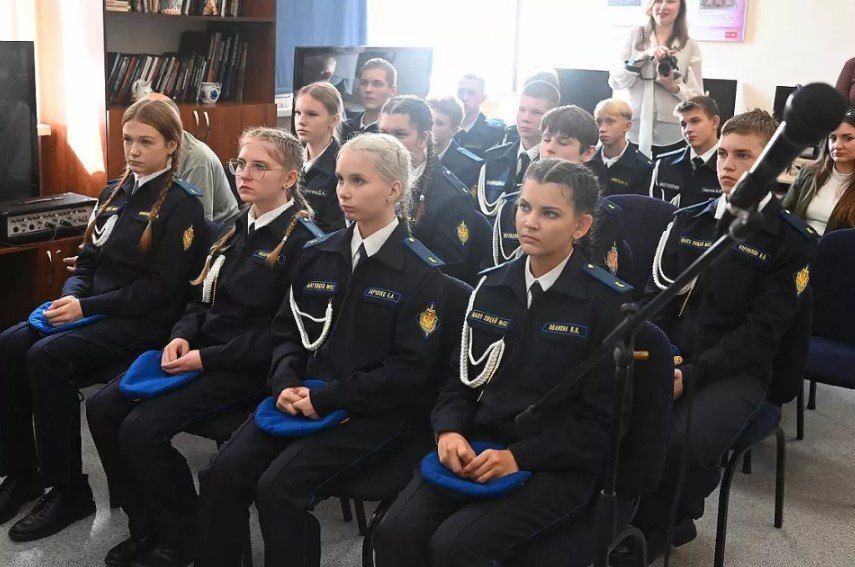 Барнаульские школьники встретились с ветеранами боевых действий