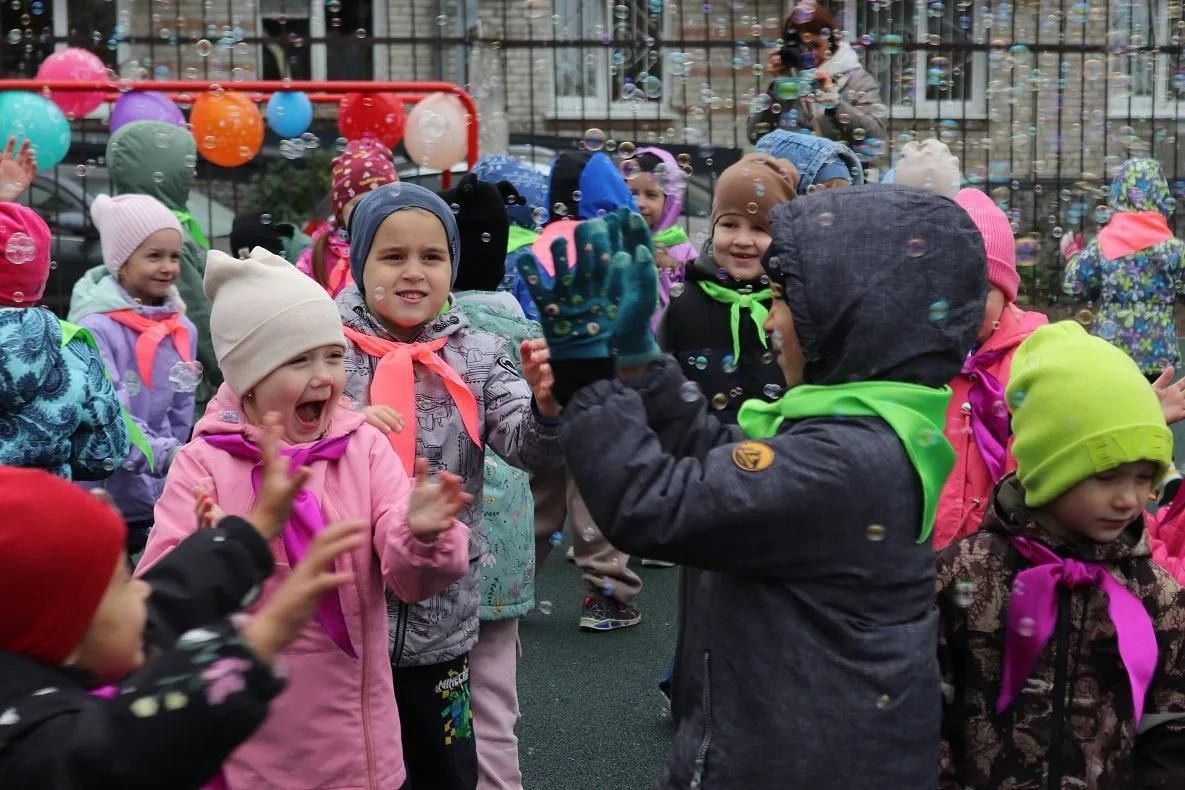 В барнаульском детсаду открылся современный спортивный городок В барнаульском детсаду открылся современный спортивный городок