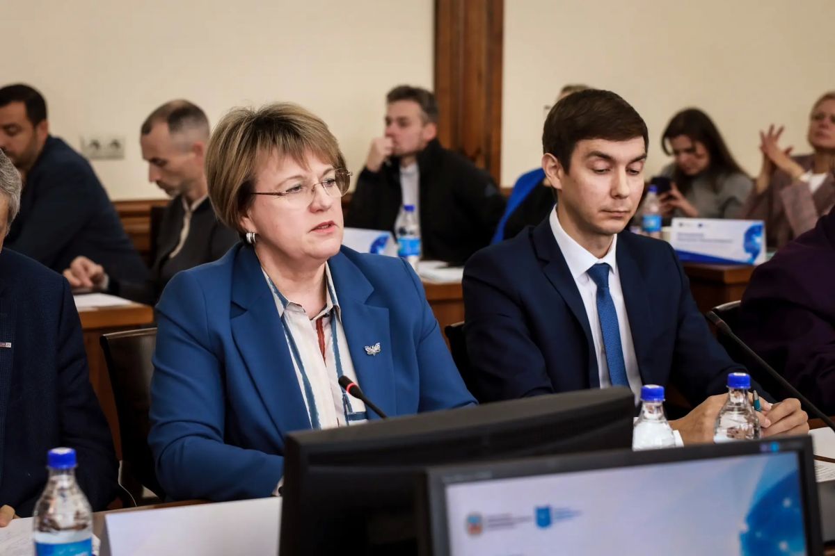 Круглый стол «Подготовка кадров для креативной экономики Алтайского края: от диалога к стратегии» Круглый стол «Подготовка кадров для креативной экономики Алтайского края: от диалога к стратегии»
