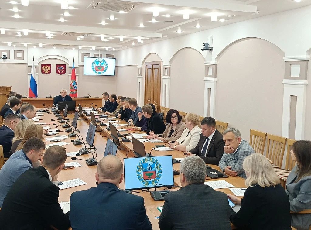 Состоялось заседание комиссии по цифровой трансформации основных отраслей экономики и социальной сферы Алтайского края