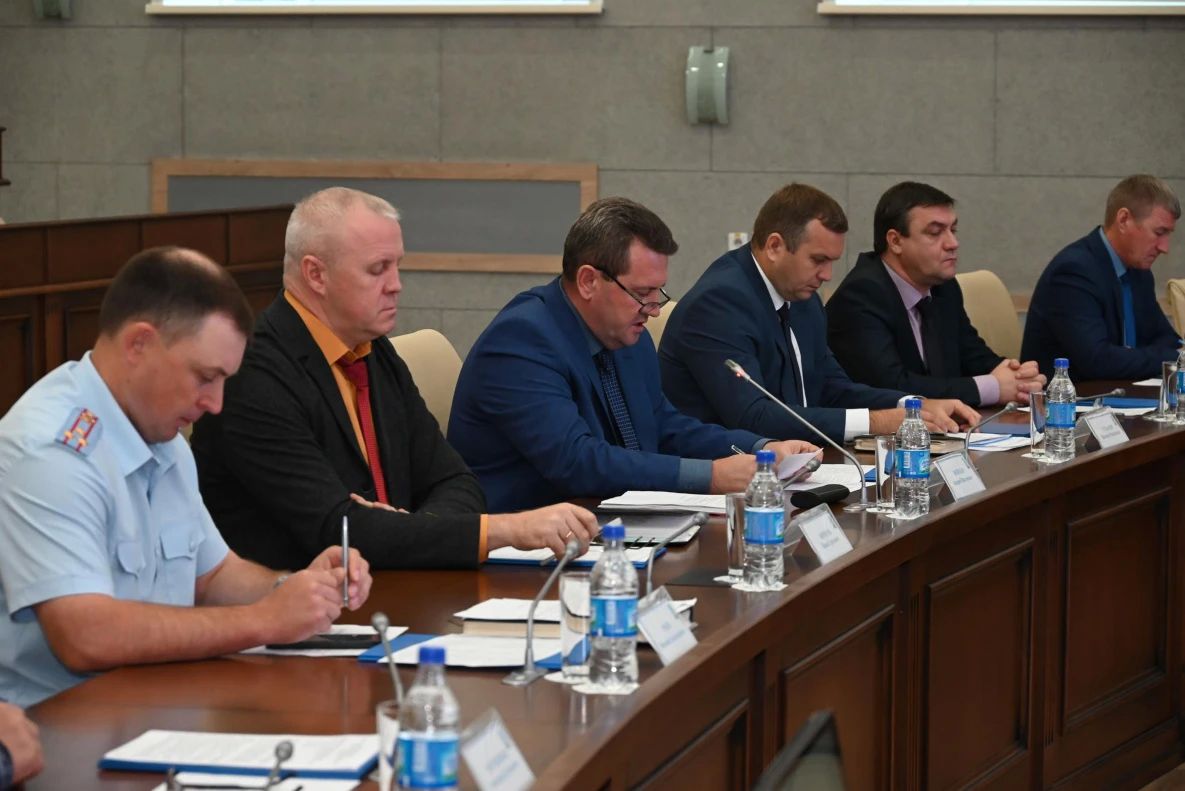 В Барнауле обсудили вопросы террористической защищенности объектов и зданий В Барнауле обсудили вопросы террористической защищенности объектов и зданий