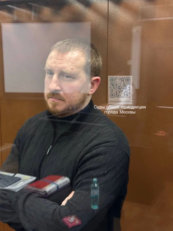 Бывший мэр Сочи Алексей Копайгородский осужден на 15 лет лишения свободы и оштрафован на 500 миллионов рублей по делу о коррупции, сообщает "База"