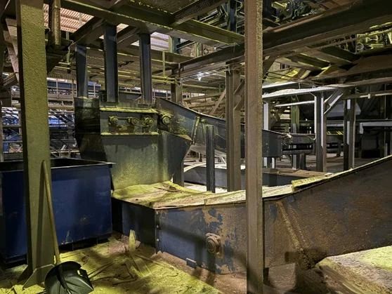 Рабочий получил смертельные травмы внутри транспортера в лесопильном цехе Рабочий получил смертельные травмы внутри транспортера в лесопильном цехе
