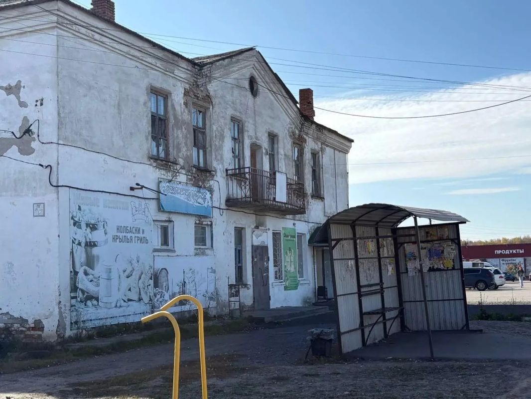 Залитые солнцем дома, аккуратные улочки и зеленый бор – таким встречает гостей село Зудилово Залитые солнцем дома, аккуратные улочки и зеленый бор – таким встречает гостей село Зудилово
