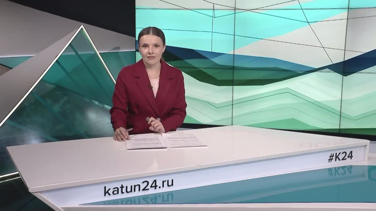 Виктор Томенко возложил цветы к памятнику «Скорбящая мать» в Фергане