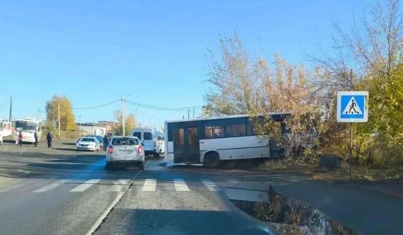 Бийске автобус насмерть задавил водителя во время ремонта