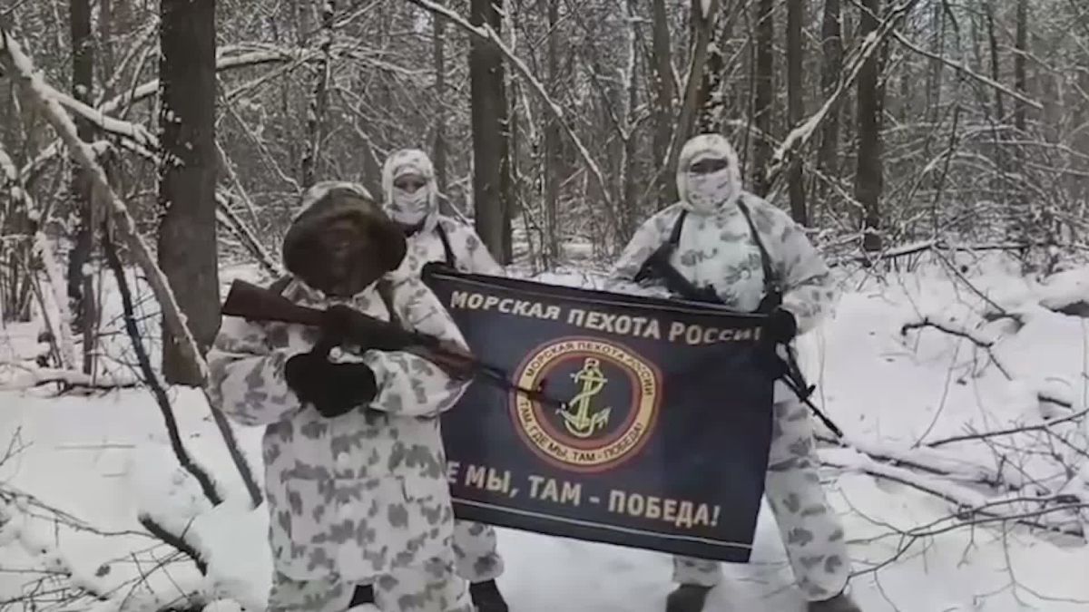 Сатиновые трусы, антидроновые одеяла и детские открытки: чем удивляют волонтёры Поспелихинского района