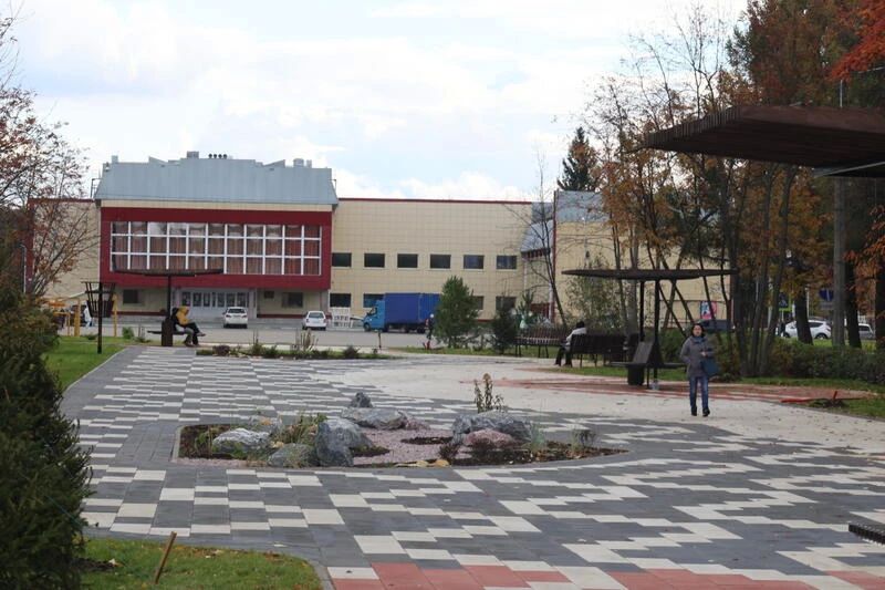 барнаульском поселке Южный подходит к концу благоустройство аллеи имени А. И. Чепурко. За несколько месяцев территория между улицами Чайковского и Куйбышева заметно преобразилась барнаульском поселке Южный подходит к концу благоустройство аллеи имени А. И. Чепурко. За несколько месяцев территория между улицами Чайковского и Куйбышева заметно преобразилась