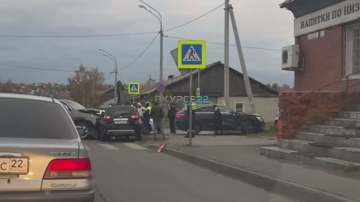 Тройное ДТП с внедородниками произошло в Барнауле