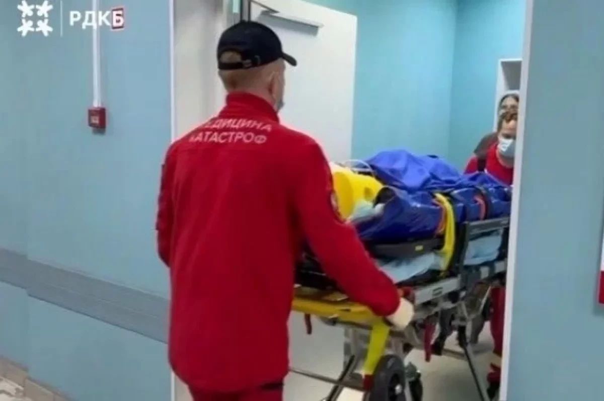 Мальчика, искусанного медведем на Алтае, доставили в московскую клинику