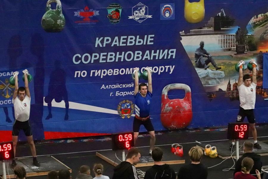 Около 100 спортсменов приняли участие в краевых соревнованиях по гиревому спорту в Барнауле Около 100 спортсменов приняли участие в краевых соревнованиях по гиревому спорту в Барнауле