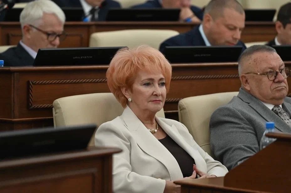 На первой сессии АКЗС девятого созыва было сформировано десять постоянных комитетов На первой сессии АКЗС девятого созыва было сформировано десять постоянных комитетов