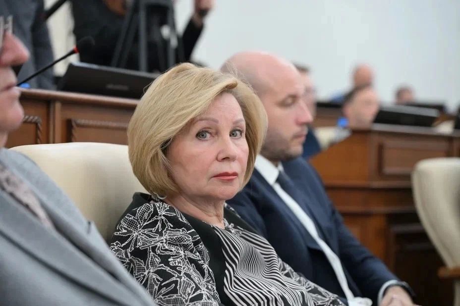 На первой сессии АКЗС девятого созыва было сформировано десять постоянных комитетов На первой сессии АКЗС девятого созыва было сформировано десять постоянных комитетов