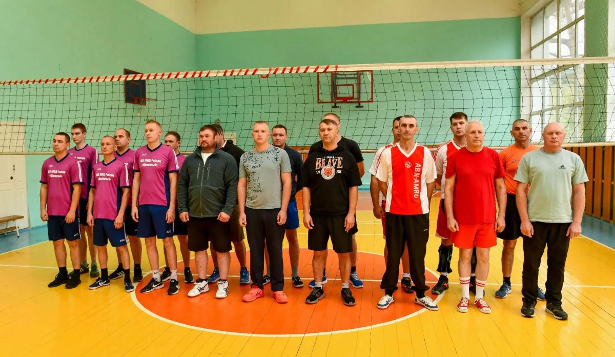 В Ельцовском районе прошел спортивный турнир по волейболу посвященный памяти погибших на СВО сотрудников Ельцовского района В Ельцовском районе прошел спортивный турнир по волейболу посвященный памяти погибших на СВО сотрудников Ельцовского района