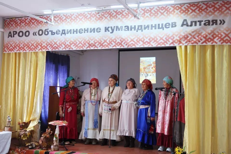 Кумандинцы отметили национальный праздник плодородия Коча-Кан Кумандинцы отметили национальный праздник плодородия Коча-Кан
