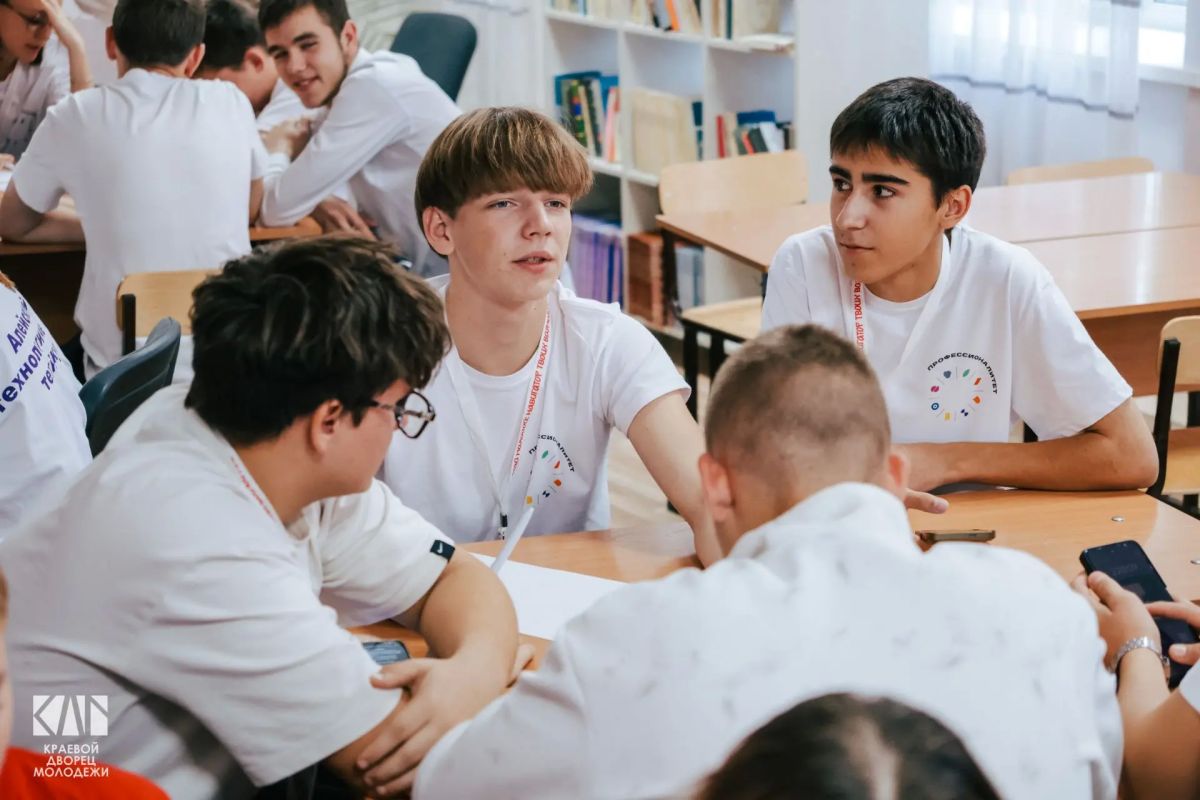 В Алейске прошёл молодёжный окружный форум «Алтай Молодой: Навигатор твоих возможностей» В Алейске прошёл молодёжный окружный форум «Алтай Молодой: Навигатор твоих возможностей»
