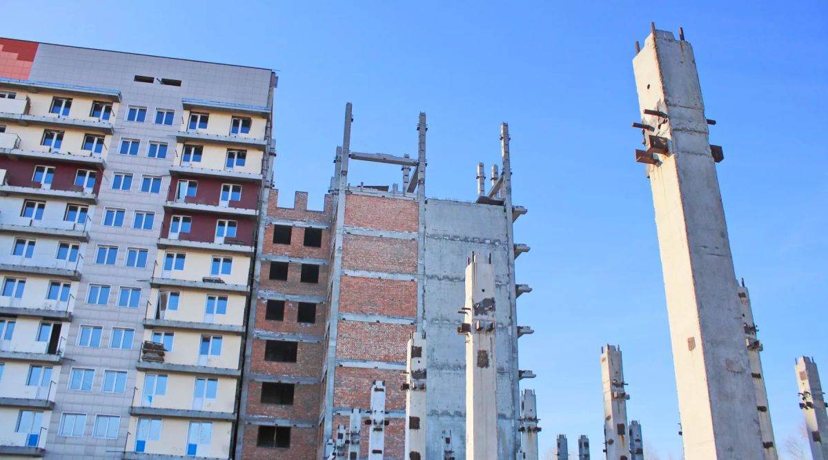 Многострадальный недострой напротив «Ленты» продали в Бийске