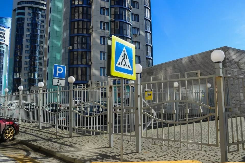 Барнаульцы жалуются на закрытую набережную у ЖК "Аквамарин" Барнаульцы жалуются на закрытую набережную у ЖК "Аквамарин"