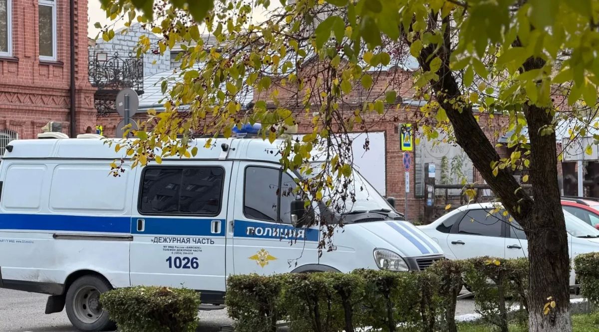 В Бийске 43-летнюю ранее судимую женщину подозревают в краже около 11 тыс