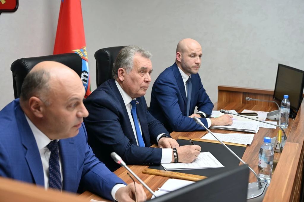 Депутаты обсудили с Минфином подходы к формированию проекта краевого бюджета на следующий год Депутаты обсудили с Минфином подходы к формированию проекта краевого бюджета на следующий год