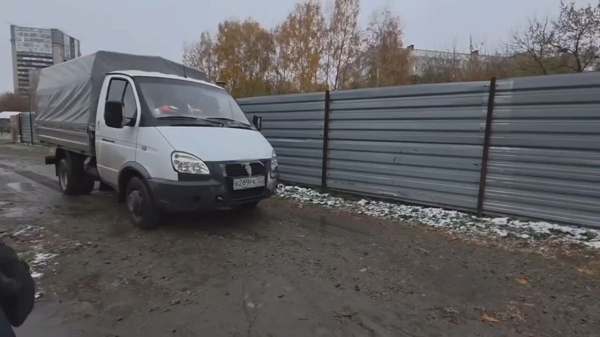 В барнаульский зоопарк привезли двух четырехмесячных верблюжат из Бийского района — самца Монгола и самку Сабину