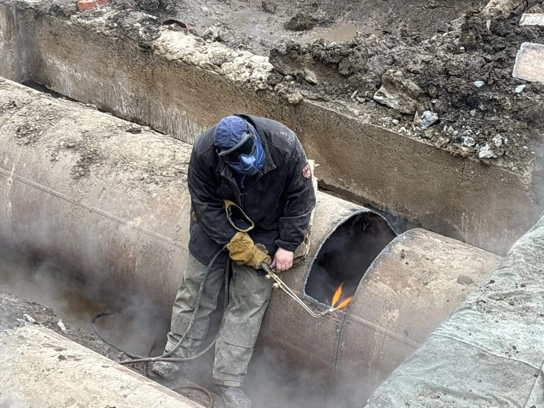 На тепломагистрали в Барнауле определили место повреждения