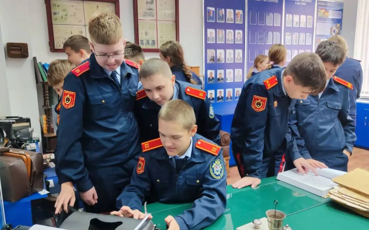 В профессиональный праздник — День образования службы криминалистики в системе Следственного комитета Российской Федерации для воспитанников восьмого профильного класса Барнаульского кадетского корпуса была организована...