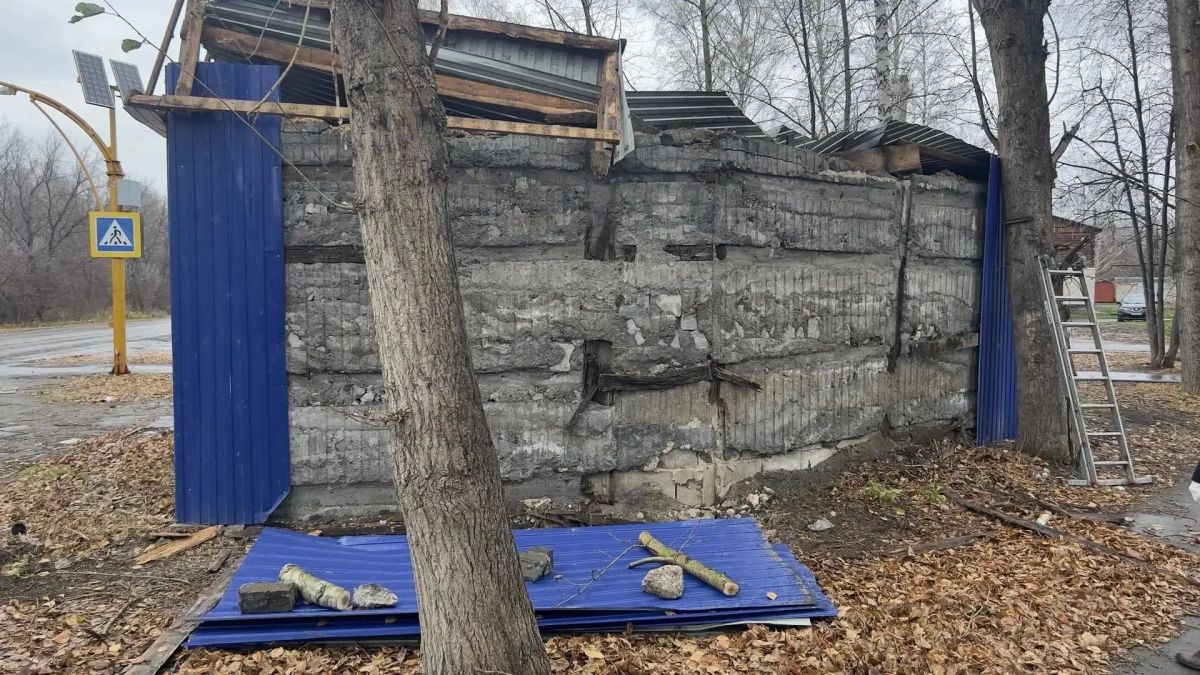 Последствия непогоды устраняют в Барнауле Последствия непогоды устраняют в Барнауле