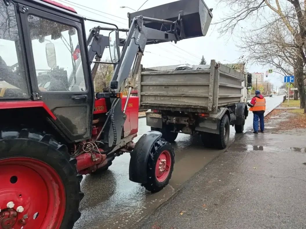 В Барнауле продолжается месячник осенней санитарной очистки В Барнауле продолжается месячник осенней санитарной очистки
