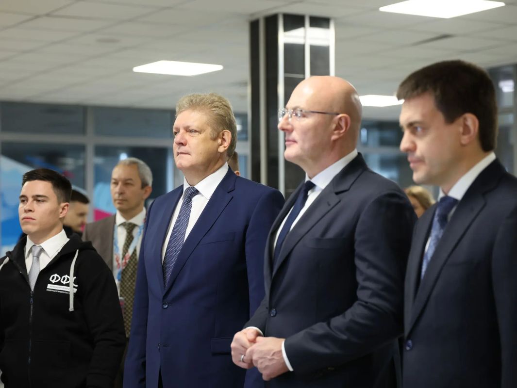 Развитие спорта в Сибири: Анатолий Серышев и Дмитрий Чернышенко посетили мероприятия XIV Международного спортивного форума «Россия – спортивная держава» в Красноярске Развитие спорта в Сибири: Анатолий Серышев и Дмитрий Чернышенко посетили мероприятия XIV Международного спортивного форума «Россия – спортивная держава» в Красноярске