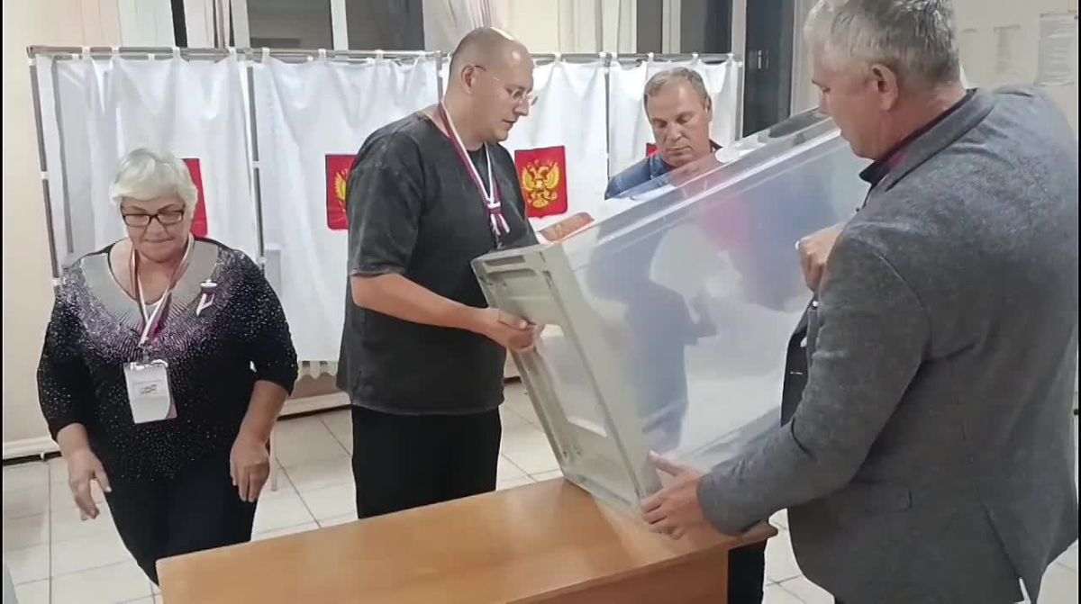 Конкурс среди УИК на лучшую организацию работы в период подготовки и проведения выборов депутатов АКЗС: работа УИК №10 города Алейска
