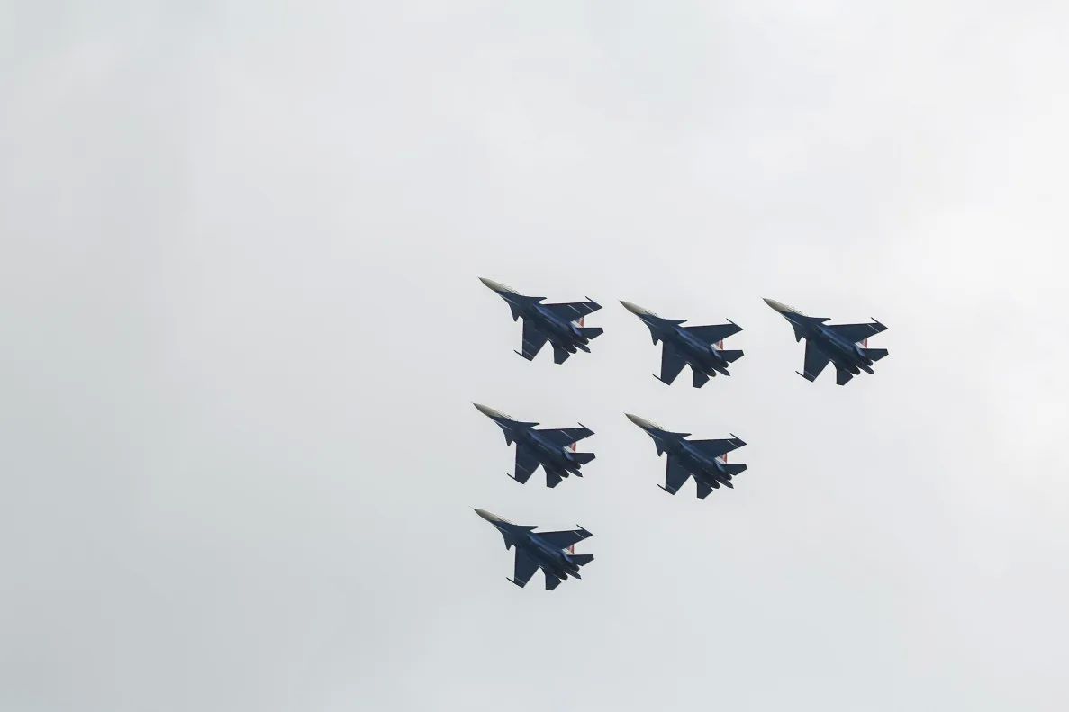 Глава Барнаула и депутаты Барнаульской гордумы выразили соболезнования в связи с гибелью лётчиков пилотажной группы «Русские Витязи» Глава Барнаула и депутаты Барнаульской гордумы выразили соболезнования в связи с гибелью лётчиков пилотажной группы «Русские Витязи»