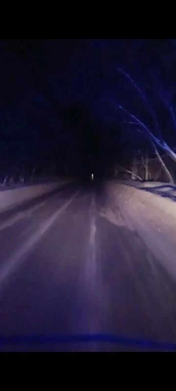 Обзор из кабины водителя автомобиля скорой медицинской помощи Обзор из кабины водителя автомобиля скорой медицинской помощи