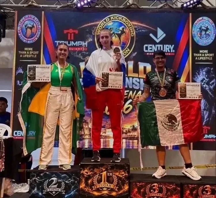Спортсмены из Барнаула впервые стали чемпионами мира по кикбоксингу Спортсмены из Барнаула впервые стали чемпионами мира по кикбоксингу