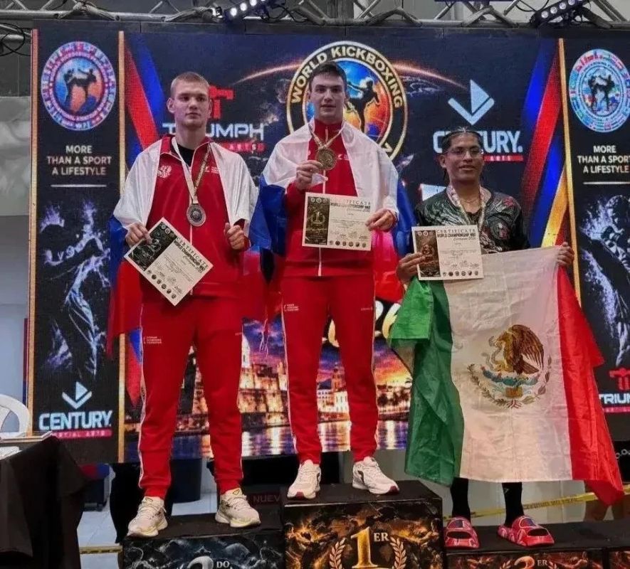 Спортсмены из Барнаула впервые стали чемпионами мира по кикбоксингу Спортсмены из Барнаула впервые стали чемпионами мира по кикбоксингу