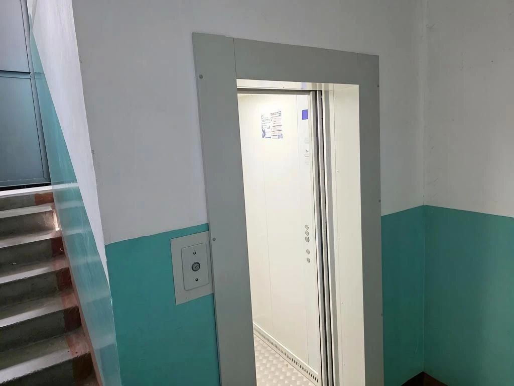 В Бийске завершили замену лифтового оборудования по плану 2026 года В Бийске завершили замену лифтового оборудования по плану 2026 года