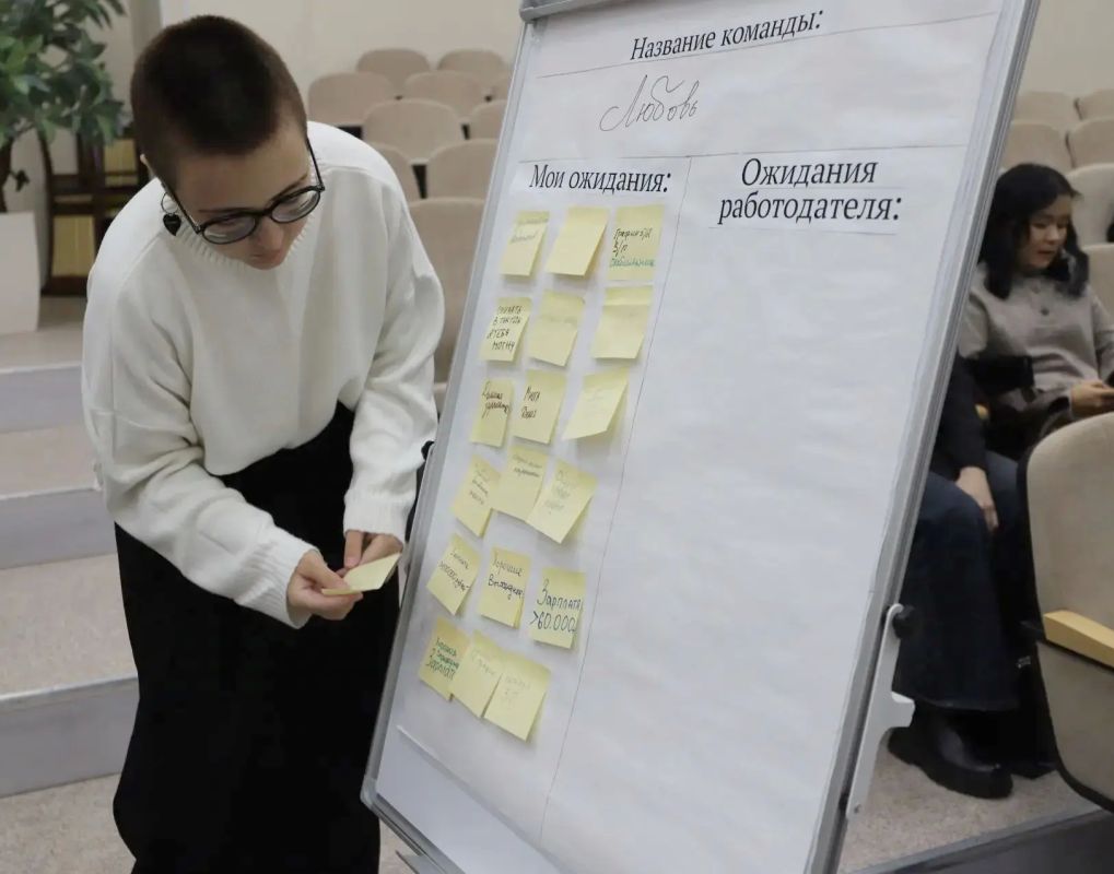 Сегодня в стенах Министерства социальной защиты Алтайского края стало на 50 сердец теплее Сегодня в стенах Министерства социальной защиты Алтайского края стало на 50 сердец теплее