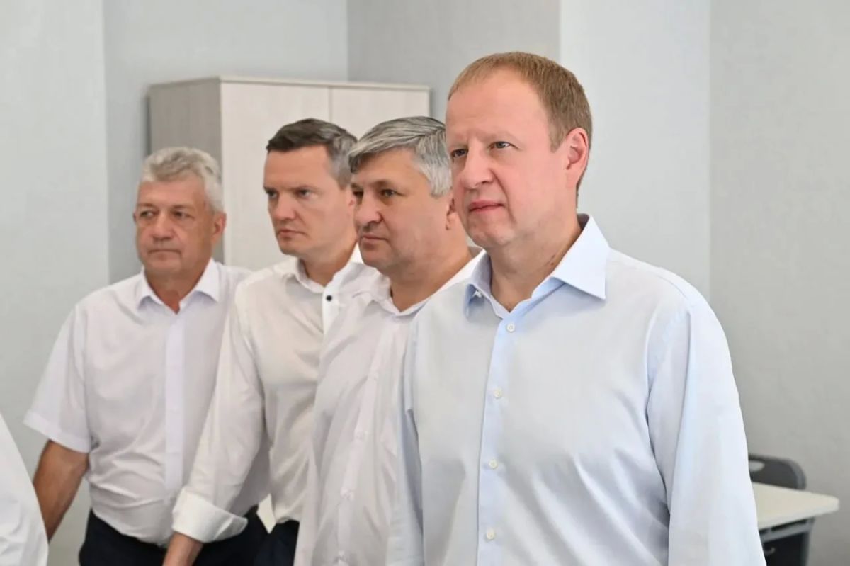 Виктор Томенко: Держу на личном контроле все вопросы и обращения, которые поступают на Прямую линию от жителей края