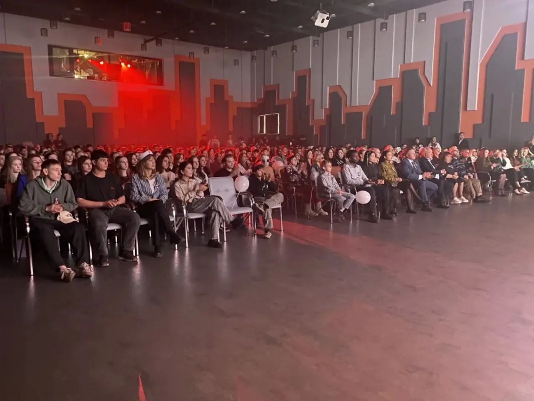 Более 200 студентов представили культуры 27 народов на фестивале в Барнауле Более 200 студентов представили культуры 27 народов на фестивале в Барнауле