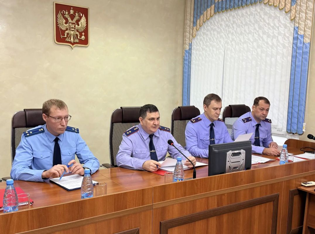 В следственном управлении СК России по Алтайскому краю состоялось заседание коллегии по вопросам защиты прав несовершеннолетних В следственном управлении СК России по Алтайскому краю состоялось заседание коллегии по вопросам защиты прав несовершеннолетних