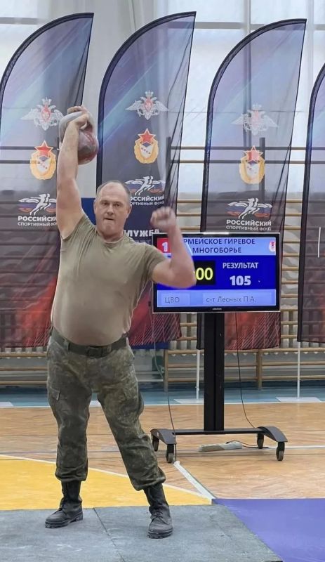 Павел Лесных завоевал серебро Кубка Вооружённых сил России по армейскому гиревому многоборью Павел Лесных завоевал серебро Кубка Вооружённых сил России по армейскому гиревому многоборью