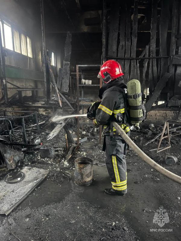 В Барнауле идёт ликвидация пожара В Барнауле идёт ликвидация пожара